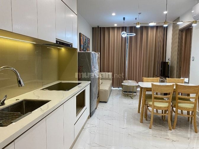 Căn hộ 2PN, 2WC, view sông, quảng trường, gần Vincom Mega Mall