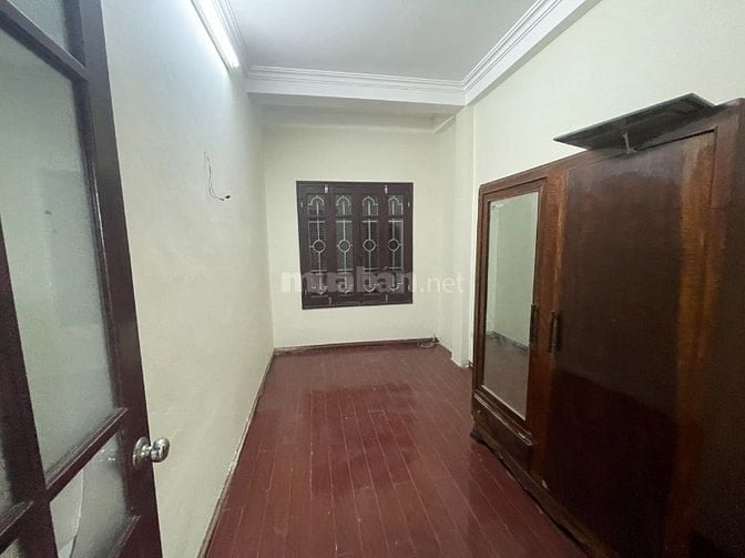 Nhà riêng ngõ phố hoàng mai gần chợ hoàng mai dt30m2x4t giá 9tr 