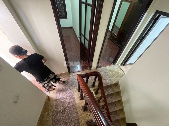 Nhà riêng ngõ phố hoàng mai gần chợ hoàng mai dt30m2x4t giá 9tr 