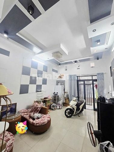 NHÀ 2 TẦNG KIỆT 2M SAU LƯNG NHÀ MẶT TIỀN
