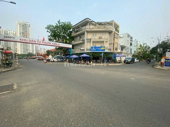 Bán nhà phố KDC Sadeco Phước Kiển A view cviên . Hầm 3,5L.Giá:13,8 tỷ