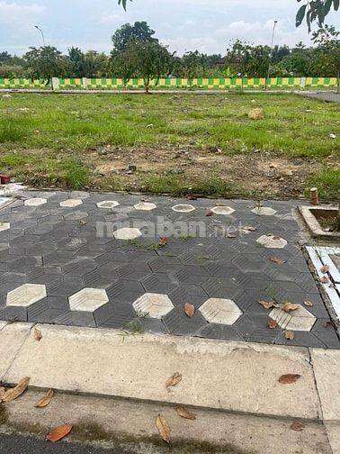 Đất mặt tiền đường 980tr tiện kinh doanh full thổ cư bao sang tên 