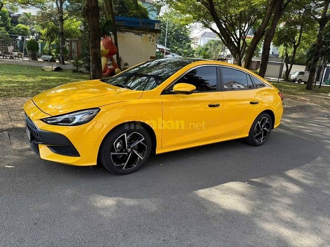 MG 5 Luxury Sản Xuất 2023 Màu Vàng xe đi lướt 