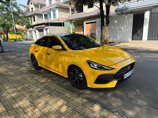 MG 5 Luxury Sản Xuất 2023 Màu Vàng xe đi lướt 