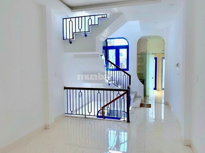 CẤN BÁN NHANH NHÀ 3 TẦNG MẶT TIỀN ĐƯỜNG LỚN 2/9 TT HẢI CHÂU ĐÀ NẴNG