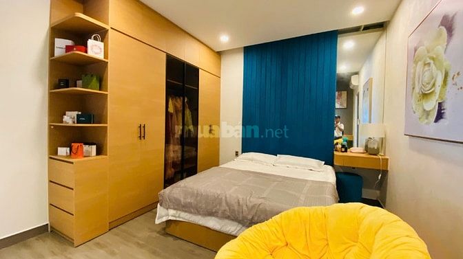 CHỊ CHỦ CẦN TIỀN CHO CON DU HỌC BÁN GẤP BIỆT THỰ CÓ HỒ BƠI, MẶT TIỀN 