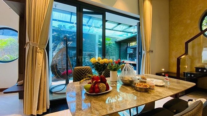 CHỊ CHỦ CẦN TIỀN CHO CON DU HỌC BÁN GẤP BIỆT THỰ CÓ HỒ BƠI, MẶT TIỀN 