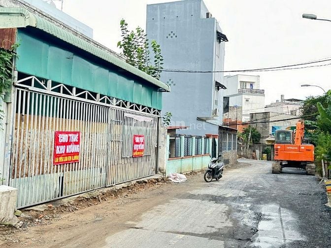 CHO THUÊ NHÀ NGUYÊN 280m2 CĂN MẶT TIỀN 10x28 - TRUNG TÂM HÓC MÔN