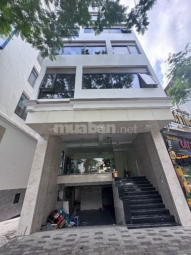 Cho thuê nhà kinh doanh mặt đường Lạc Long Quân