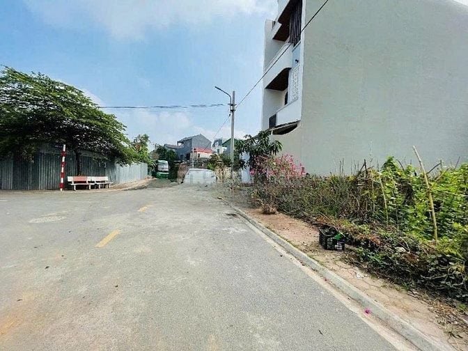 SIÊU PHẨM -HIẾM -ĐẤT ĐA TỐN – 70M² Ô TÔ ĐỖ CỬA – CHỈ 4.2 TỶ!