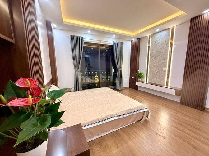 Nhà Đẹp Thang Máy Trường Chinh 39/43m, 6 tầng, mt 7.3m, giá 12.8 tỷ.