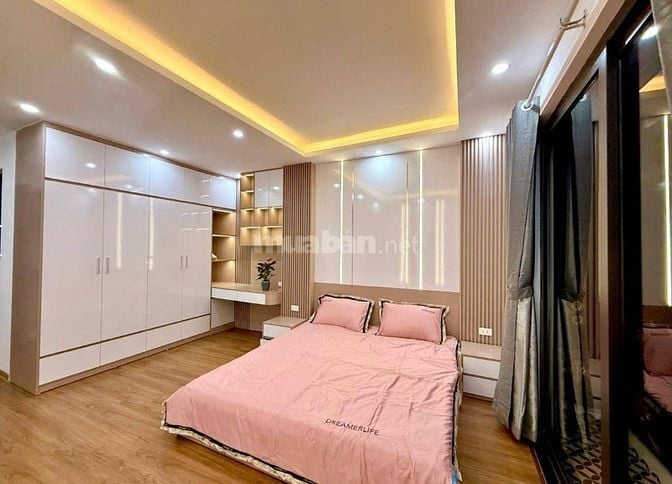 Nhà Đẹp Thang Máy Trường Chinh 39/43m, 6 tầng, mt 7.3m, giá 12.8 tỷ.