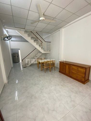 Cho thuê nguyên căn nhà Nguyễn Văn Đậu - Ở ổn định, lâu dài, KD online