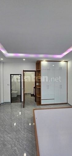 A Thịnh bán nhà 5 tầng, mới, gần chợ, hồ điều hoà, trường học, 7.2 tỷ