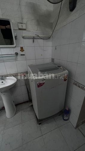 Cho thuê căn hộ tt 95 Láng Hạ- Thái Thịnh. Tầng 3- 65m thang B.