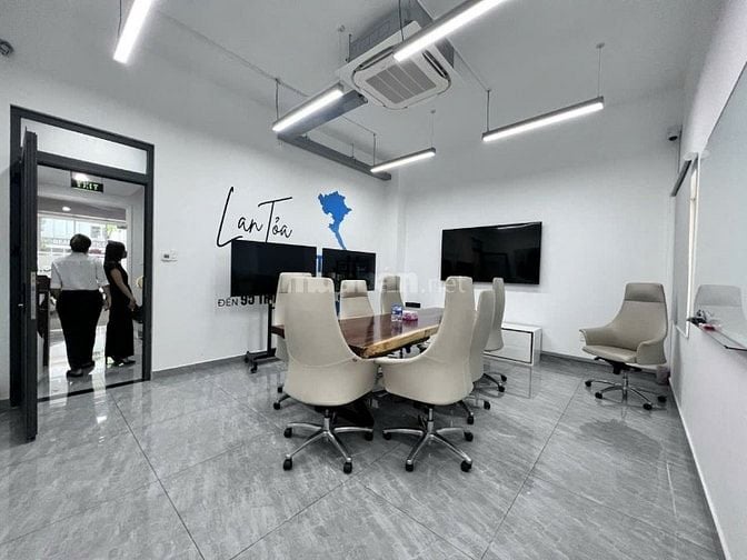 cho thuê phù hợp văn phòng hoặc khu vực trưng bày shrom........