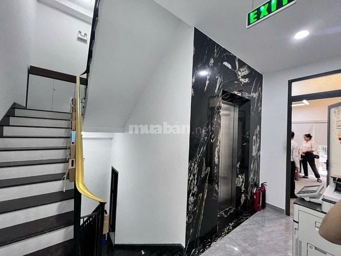 cho thuê phù hợp văn phòng hoặc khu vực trưng bày shrom........