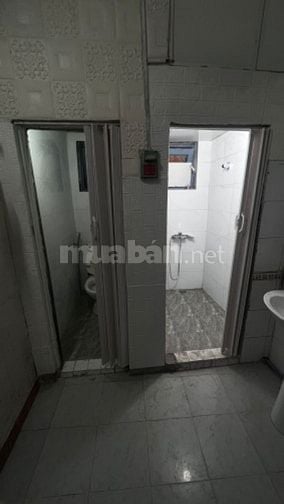 Cho thuê căn hộ tt 95 Láng Hạ- Thái Thịnh. Tầng 3- 65m thang B.