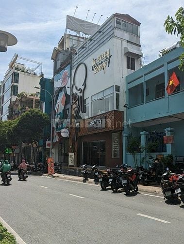 Bán gấp nhà mặt phố Đường Phan Xích Long, Phường 2, Phú Nhuận, HCM 14,
