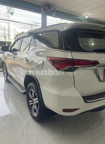 Bán Fortuner nhập màu trắng máy dầu số tự động.