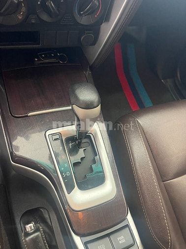 Bán Fortuner nhập màu trắng máy dầu số tự động.