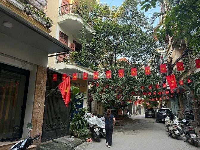 Kim Ngưu-Hai Bà Trưng-Nhà Đẹp-3Thoáng-30m2 x 5Tầng-Full Nội Thất-7Tỷ25