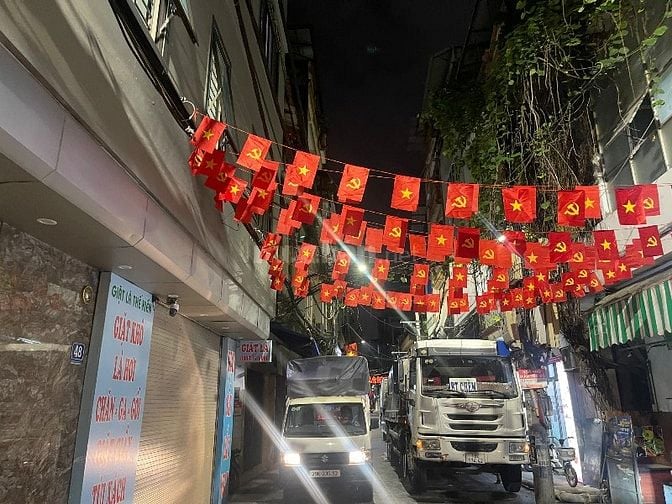 Bán 1Nhà 6T Tặng 1Nhà 6T Dt:71m 10Ngủ Thang Máy Nở Hậu ÔTô Đỗ Cửa
