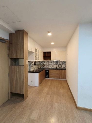 C/c Phú Thạnh, Nguyễn Sơn, TP: 3PN, 2WC 110m2, Căn góc, 10tr/th