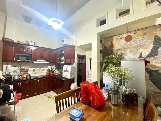 TRẢ NỢ CHO CON BÁN NHÀ 60M2  ĐƯỜNG TRẦN NÃO, Q2 GIÁ 2TỶ350 GẦN CHỢ