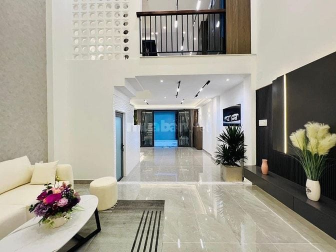 NHÀ BÁN ngay đường Pasteur, Quận 3 đang sẳn dòng tiền thuê 1200 Usd