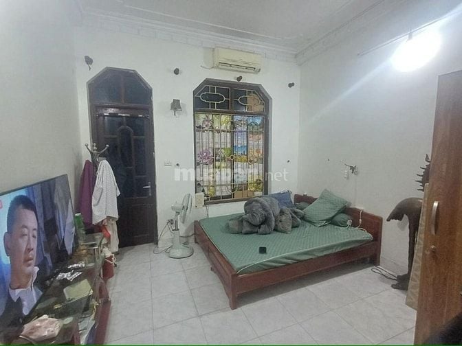 Nhà HBT ngõ thông nhà xây chắc chắn 6 phòng ngủ có thể ở hoặc cho thue