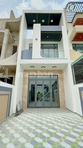 CHÍNH CHỦ CẦN BÁN GẤP NHÀ GẦN CHỢ BÌNH CHÁNH - 700TR NHẬN NHÀ