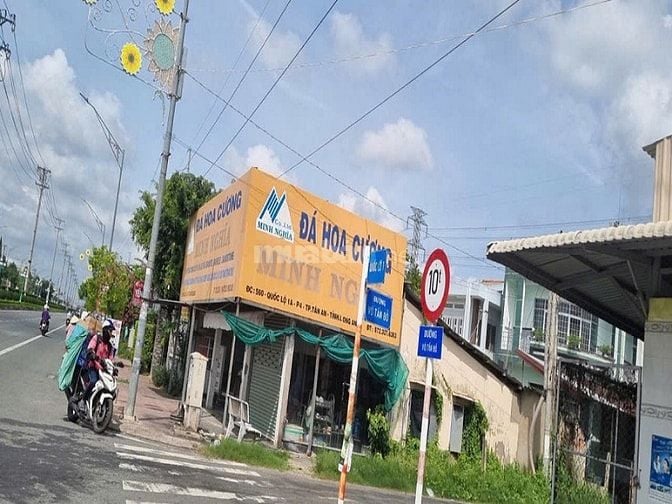 Chính chủ gửi 579m2 2 mặt tiên, đất mặt tiền QL1A P4 tp Tân An,Long An