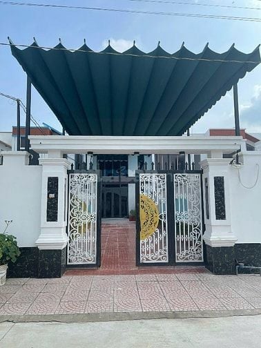 Cho thuê Villa sân vườn KCN Cầu tràm gần Bình Chánh