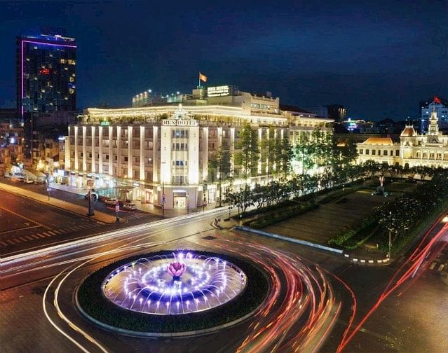 Cho thuê nhà mặt tiền trung tâm Phường Bến Thành Q1 dt:1000m giá 300tr