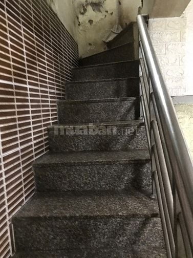 Bán nhà riêng trong ngõ phố Vũ Hữu, diện tích > 20 m2, mặt tiền 3,5m