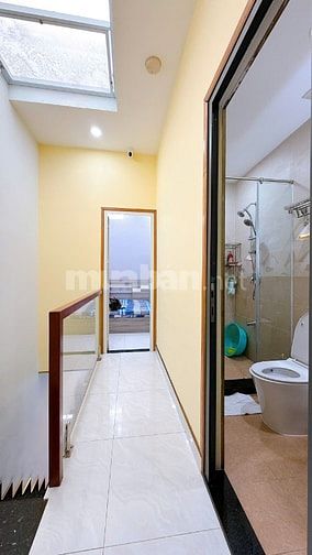 Cần bán nhà đường đoàn văn bơ quận 4 