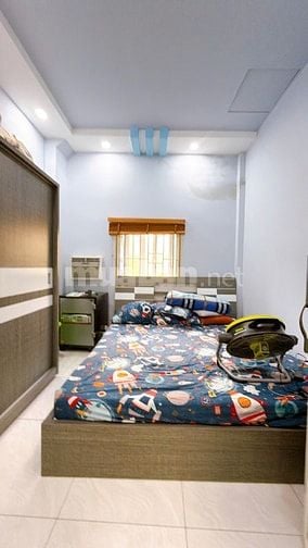 Cần bán nhà đường đoàn văn bơ quận 4 