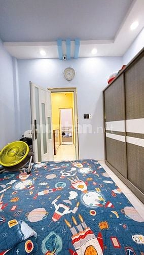 Cần bán nhà đường đoàn văn bơ quận 4 