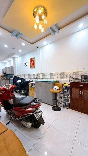 Cần bán nhà đường đoàn văn bơ quận 4 