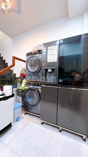 Cần bán nhà đường đoàn văn bơ quận 4 