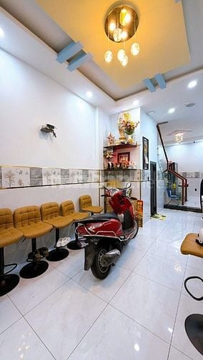 Cần bán nhà đường đoàn văn bơ quận 4 