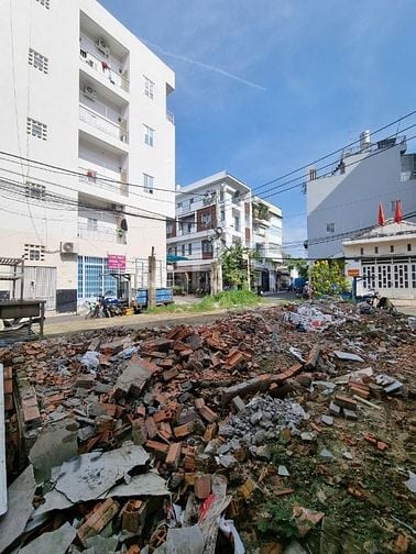 Cần bán nhà  GÓC đường Tô Hiệu. quận Tân Phú