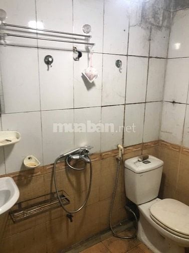 Cho thuê căn hộ tập thể Thanh Xuân Bắc gần công an phường 40m2,tầng 1 