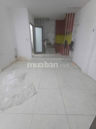 Cho thuê nhà riêng 32m×2 tầng,điều hòa nóng lạnh đầy đủ, Nguyễn Xiển