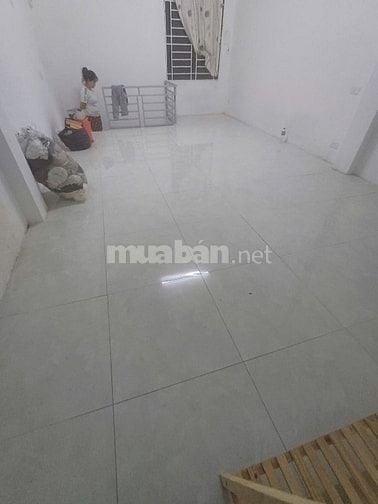 Cho thuê nhà riêng 32m×2 tầng,điều hòa nóng lạnh đầy đủ, Nguyễn Xiển