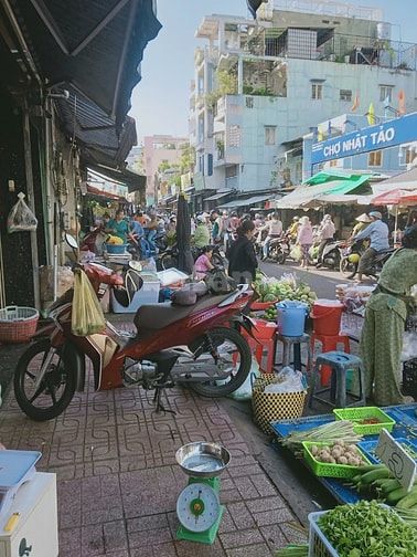 Cho thuê mặt bằng ngay mặt tiền chợ số 378 nguyễn Duy Dương 4,2x7m