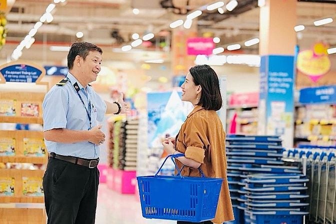 Tuyển Gấp Nhân Viên Trung Tuổi Phụ Quầy Hàng Làm Việc Tại Siêu Thị