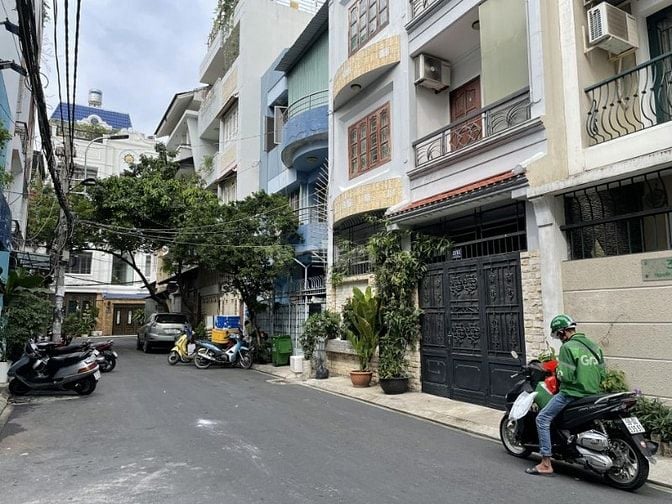 Bán nhà mặt tiền Cư Xá Lữ Gia P.15, Q.11 (DT:4x16,5) 2 tầng lầu
