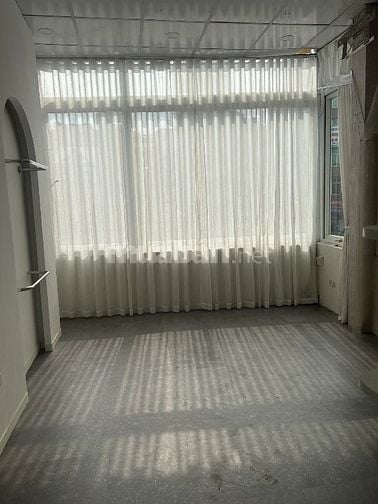 Cho thuê nhà 4 tầng mặt phố Tây Sơn, giáp chùa Phúc Khánh